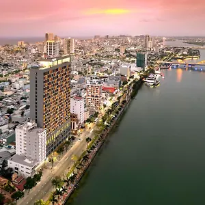 Wink Icon Riverside - Luxury - 24hrs & Rooftop Pool Bar ダナン市